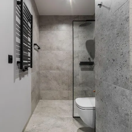 Doki - Black & White By Grand Apartment *